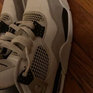 Military blacks Jordan 4’s